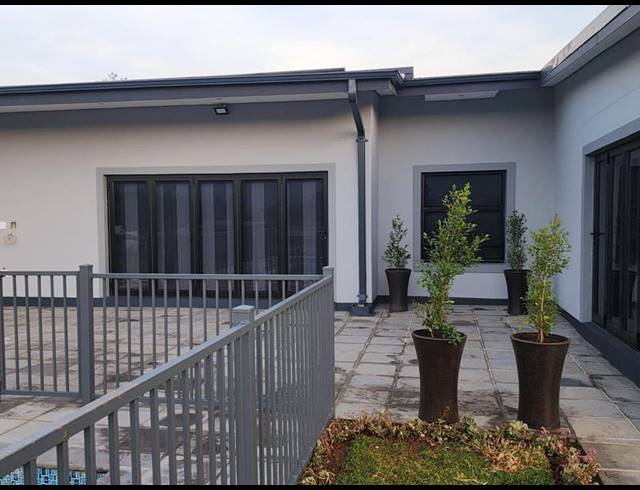 3 BEDROOM HOUSE FOR SALE IN MONTROSE